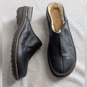 UGG Kohala Black Pebbled Leather Sheepskin Lined Slipper Clog Mule Size 10